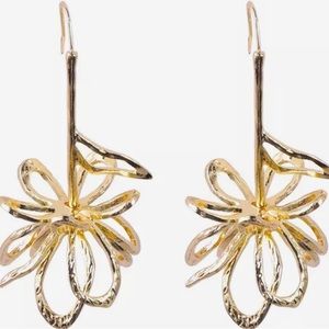 Gold Flower Sculpture Earrings